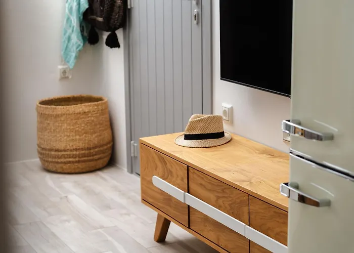 Sea La Vie Apartment, Steps From The דירה