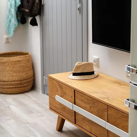 Sea La Vie Apartment